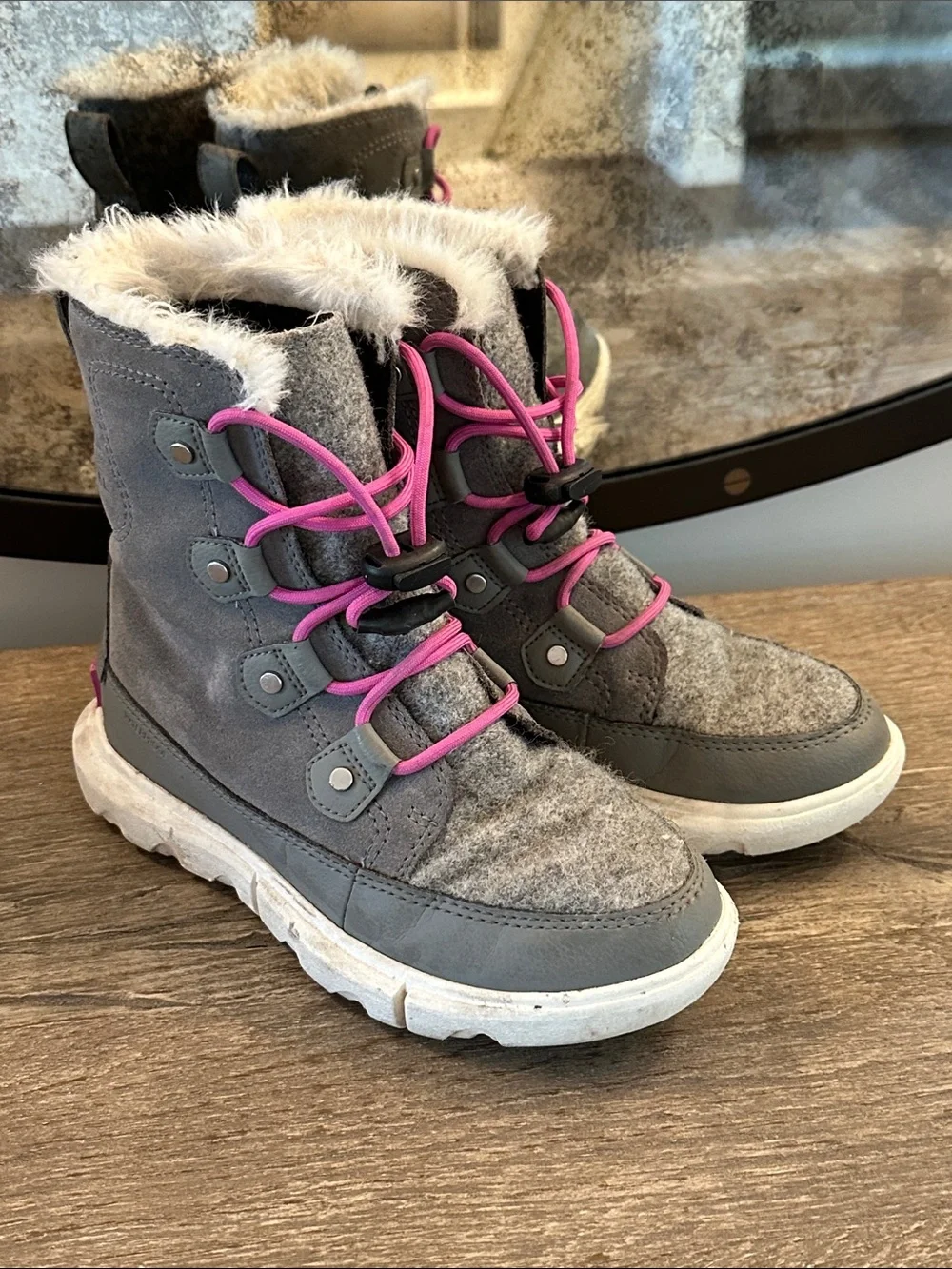 Sorel Kid’s Explorer boots size 2